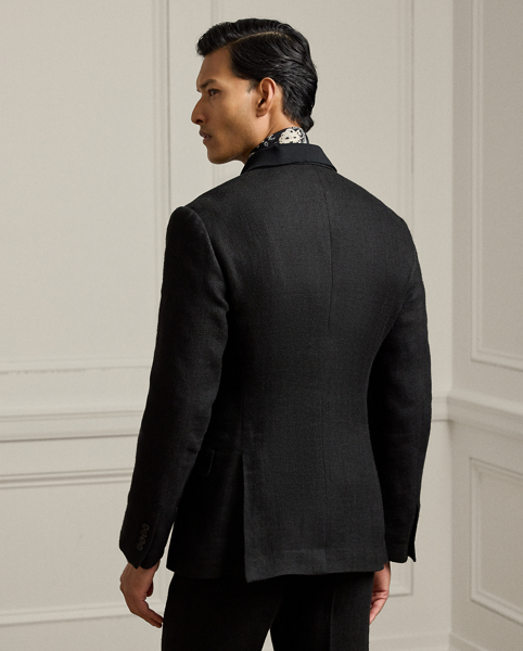 Hand-tailored in Italy, the Kent combines a lighter construction with fine canvassing and a soft shoulder to create a more natural profile. This version's bespoke fabric features a traditional heritage pattern rendered in a modern blend of linen, silk and cotton.