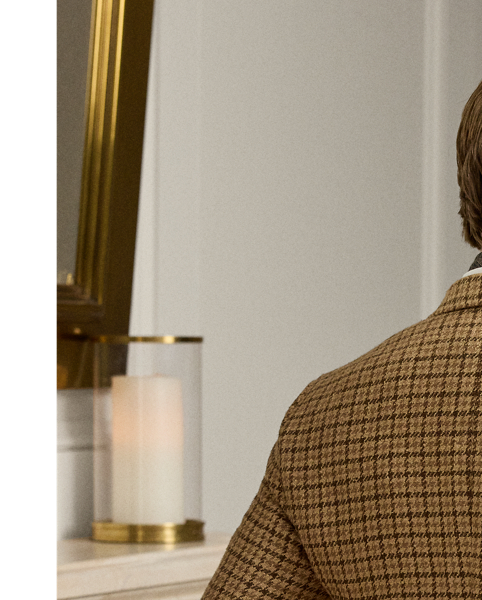 Hand-tailored in Italy, the Kent combines a lighter construction with fine canvassing and a soft shoulder to create a more natural profile. This version's fabric was custom-developed for  Ralph Lauren Lauren using a luxurious blend of lightweight linen, silk and cashmere. Crafted with an open-weave construction, the cloth offers a beautiful drape as well as breathability and features a traditional checked pattern reimagined in a larger scale.