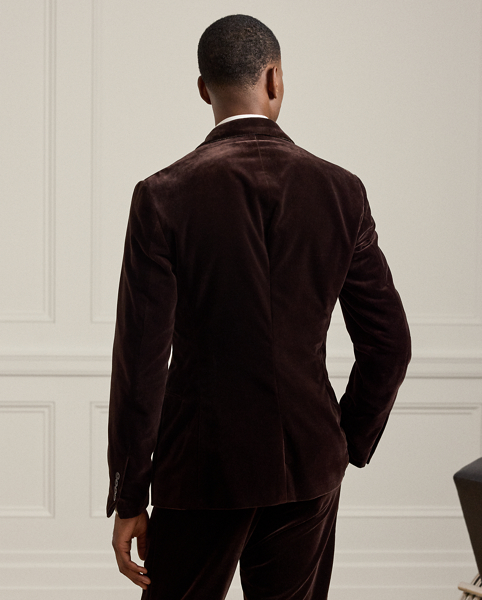 Hand-tailored in Italy, the Kent combines a lighter construction with fine canvassing and a soft shoulder to create a more natural profile. This version's brushed cotton fabric was custom-developed with Pontoglio – an esteemed Italian mill specialising in velvet for more than a century.