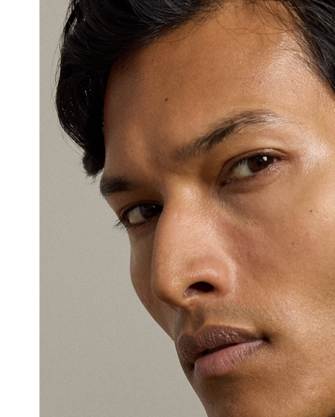 Hand-tailored in Italy, this topcoat is crafted from a textured tick-weave cloth, which draws inspiration from a classic  Ralph Lauren Lauren pattern. The custom-developed fabric is beautifully woven from a blend of wool, silk and cashmere.