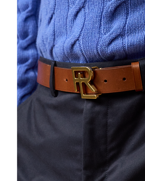 Expertly tailored from luxurious Italian chino cloth, these flat-front shorts exemplify Purple Label's dedication to superior comfort with their peached finish and stretch construction.